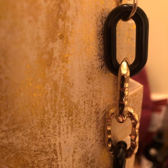 Gently Used Gold and Black Chain Link Necklace - Picture 8 of 8